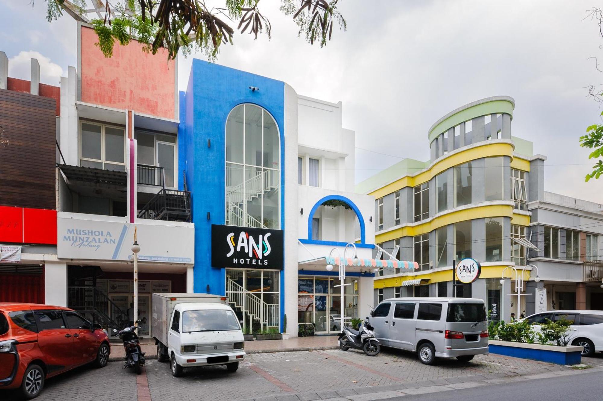 Sans Hotel La Vida Malang Ngadipuro Exterior photo