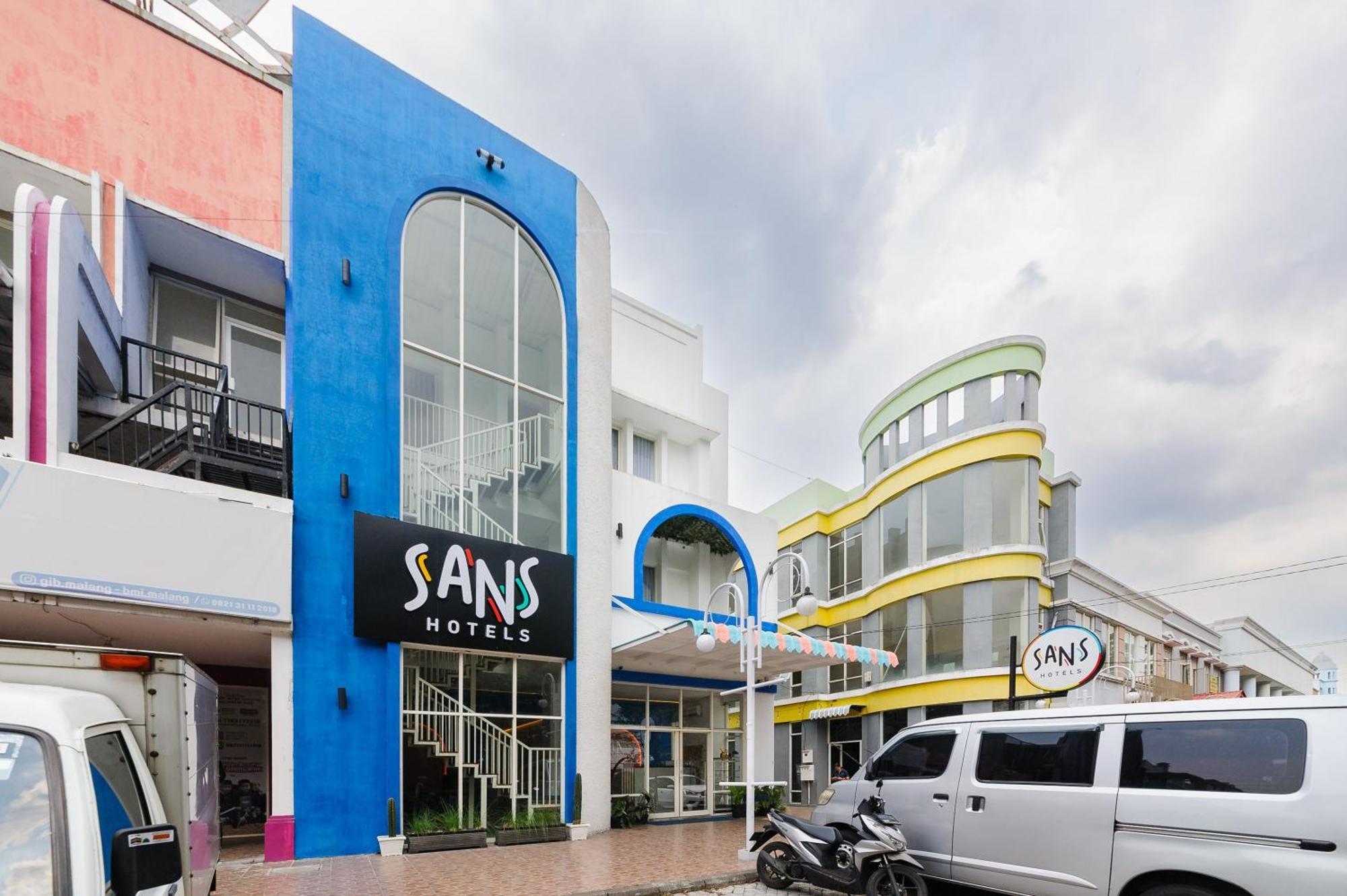 Sans Hotel La Vida Malang Ngadipuro Exterior photo